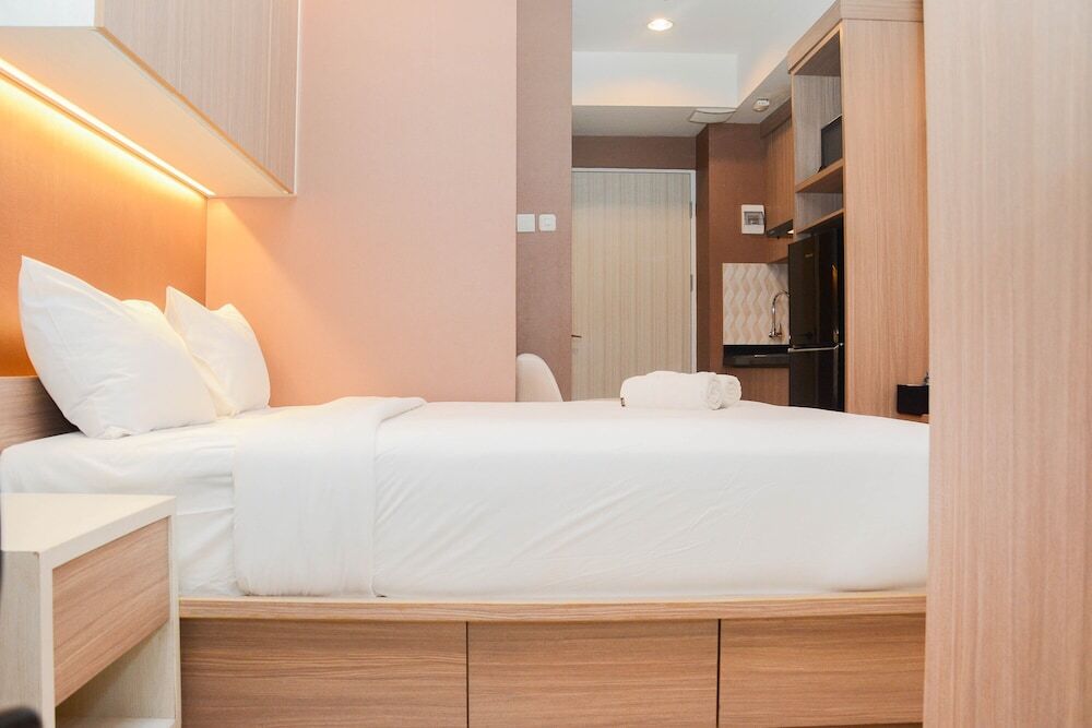 Бекаси: Brand New Simply Studio at Grand Kamala Lagoon Apartment