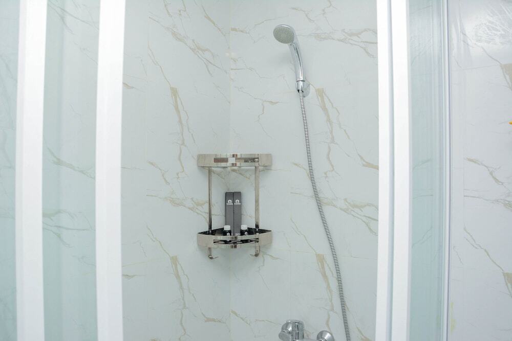 Бекаси: Barclay South Tower 2BR Apartment @ Grand Kamala Lagoon