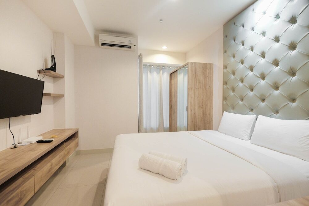 Бекаси: Minimalist and Homey Studio Grand Kamala Lagoon Apartment