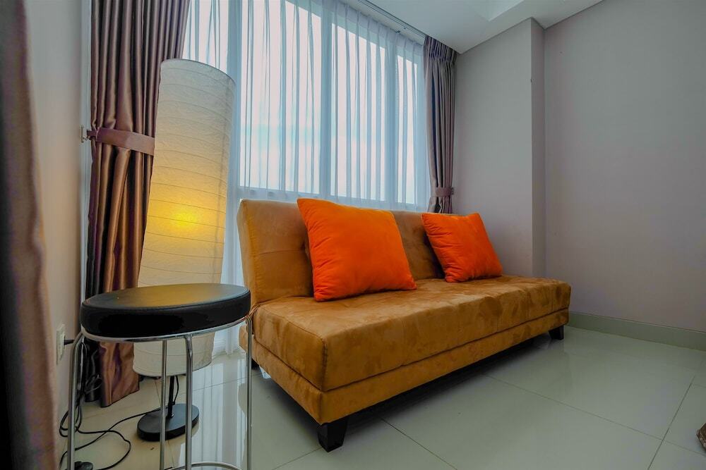 Джакарта: Fully Furnished Studio Apartment at H Residence