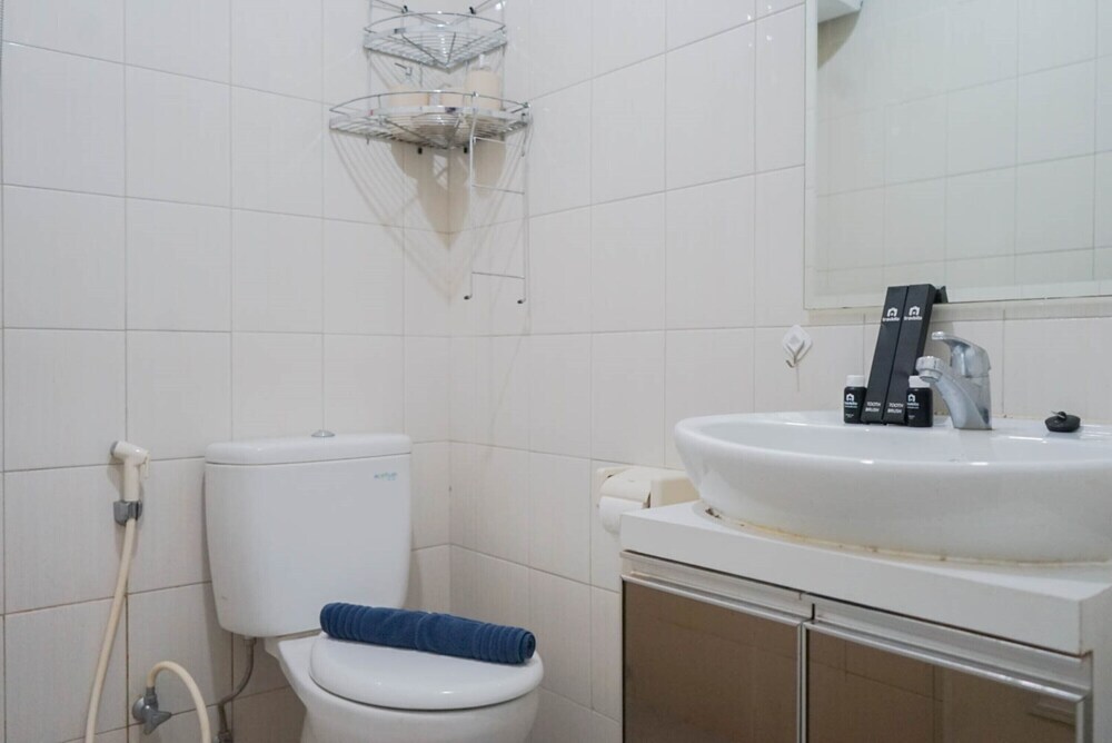 Джакарта: Scenic and Pool View 2BR Signature Park Grande Apartment