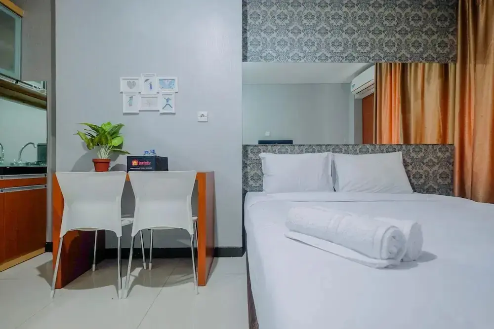 Джакарта: Vintage Studio Apartment at Nifarro Park