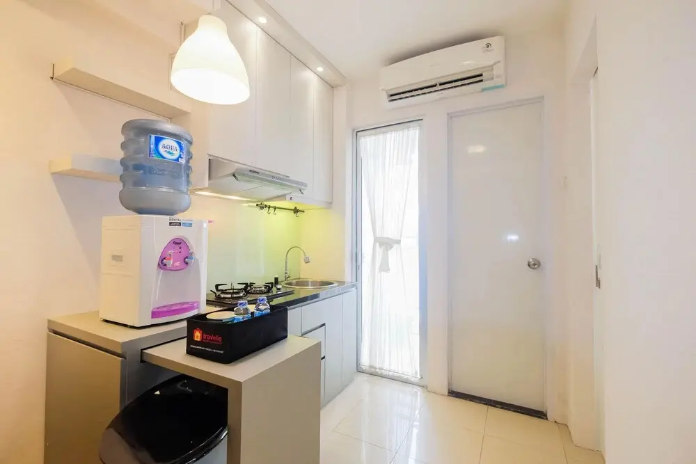 Джакарта: Cozy and Elegant 2BR Bassura Apartment