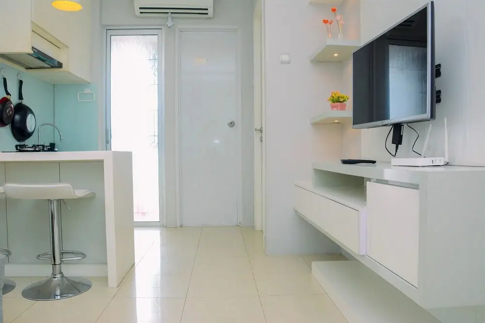 Джакарта: Chic and Cozy 2BR Apartment at Bassura City