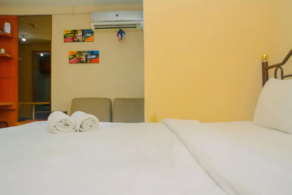 Джакарта: Contemporary Studio Apartment at Kebagusan City