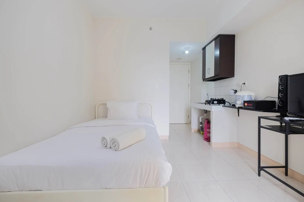 Бекаси: Stylish and Posh Studio Springlake Summarecon Bekasi Apartment