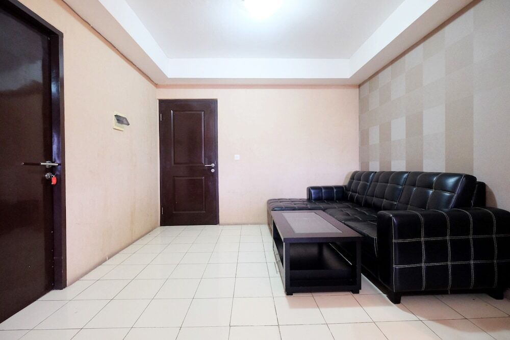 Чикаранг: Elegant and Spacious 2BR Metropark Condominium Jababeka Apartment