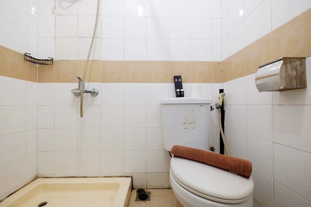 Чикаранг: Elegant and Spacious 2BR Metropark Condominium Jababeka Apartment