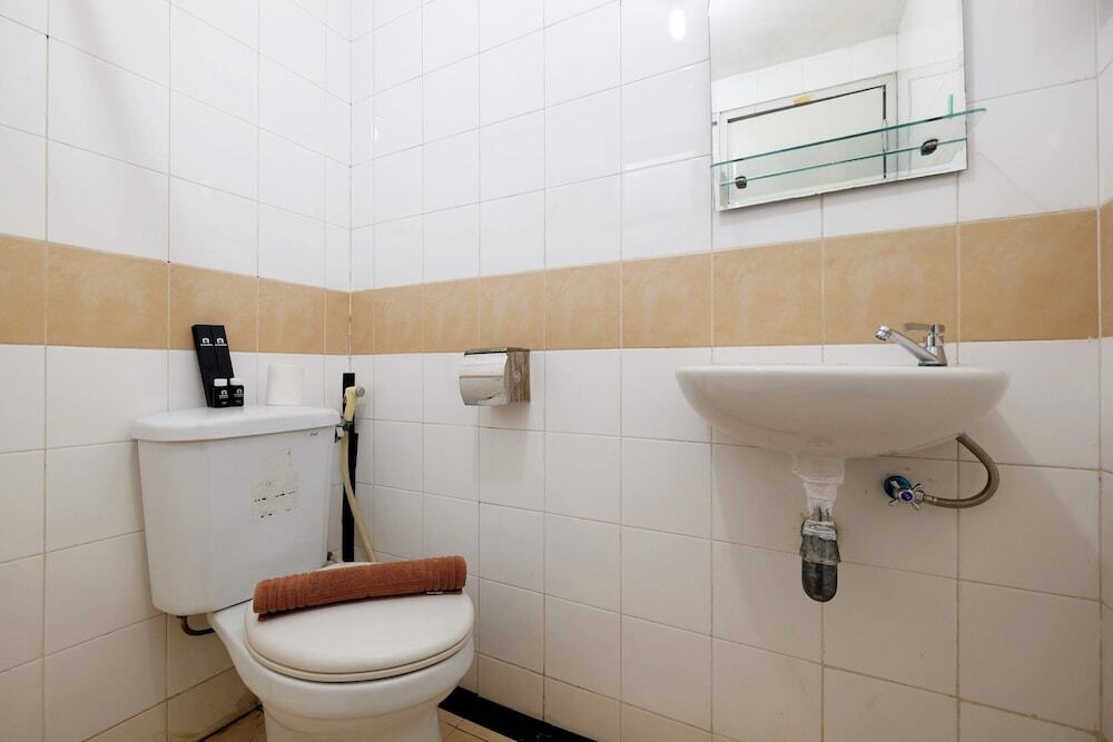 Чикаранг: Elegant and Spacious 2BR Metropark Condominium Jababeka Apartment