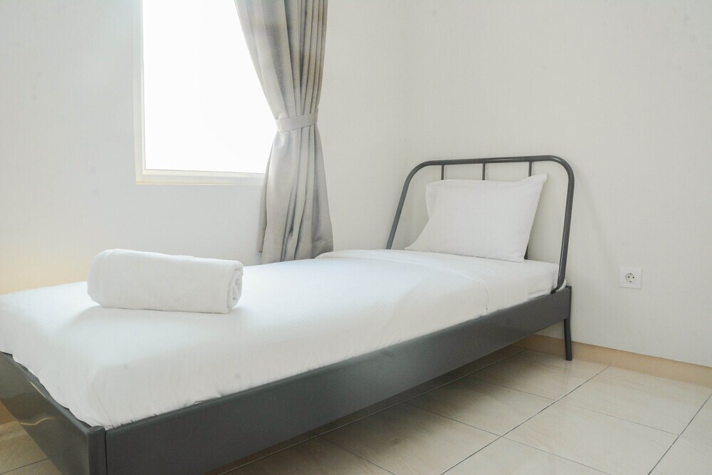 Бекаси: Comfy 2BR Apartment @ Springlake Summarecon