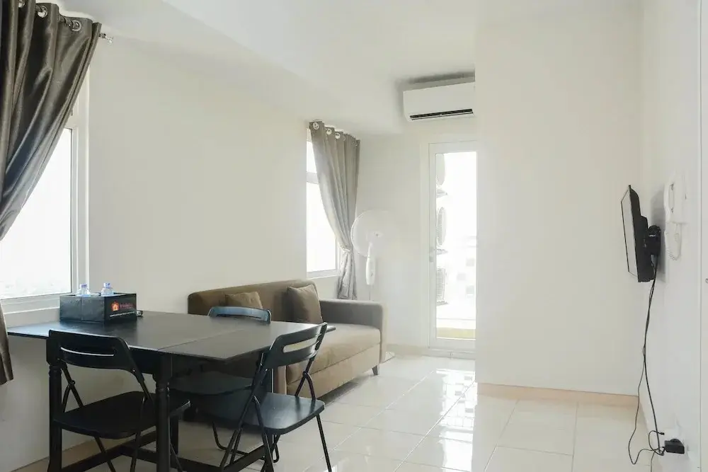 Бекаси: Comfy 2BR Apartment @ Springlake Summarecon