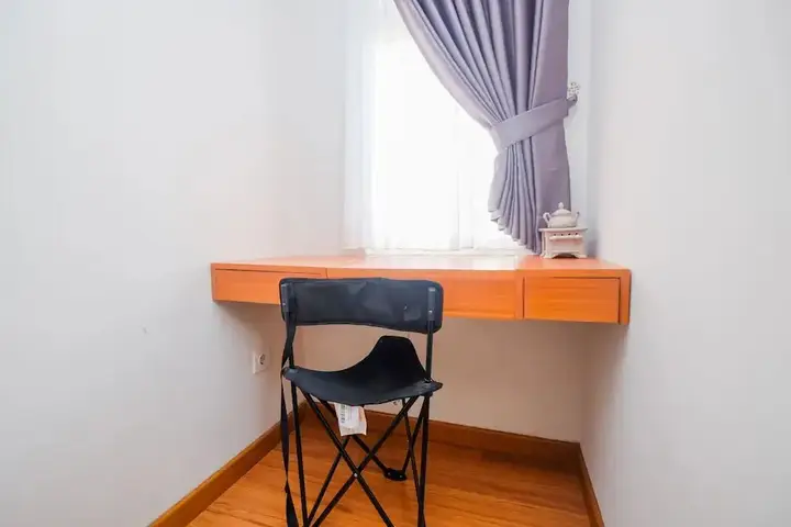 Бекаси: Pool View and Homey 2BR Apartment @ Springlake Summarecon
