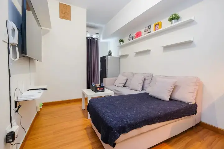 Бекаси: Pool View and Homey 2BR Apartment @ Springlake Summarecon