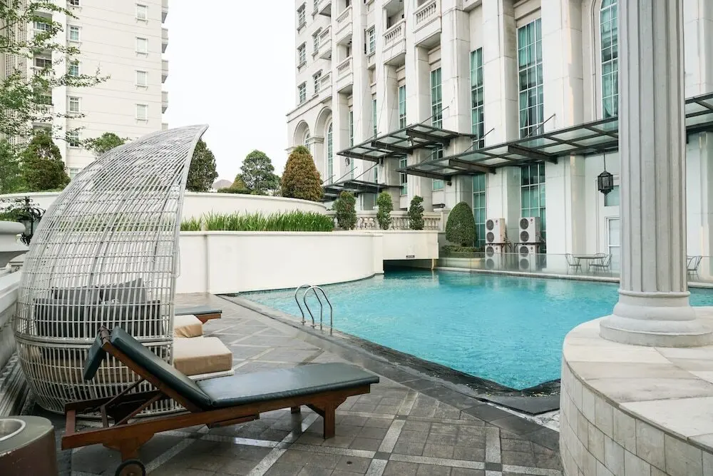 Джакарта: Modern 2BR at The Belleza Apartment