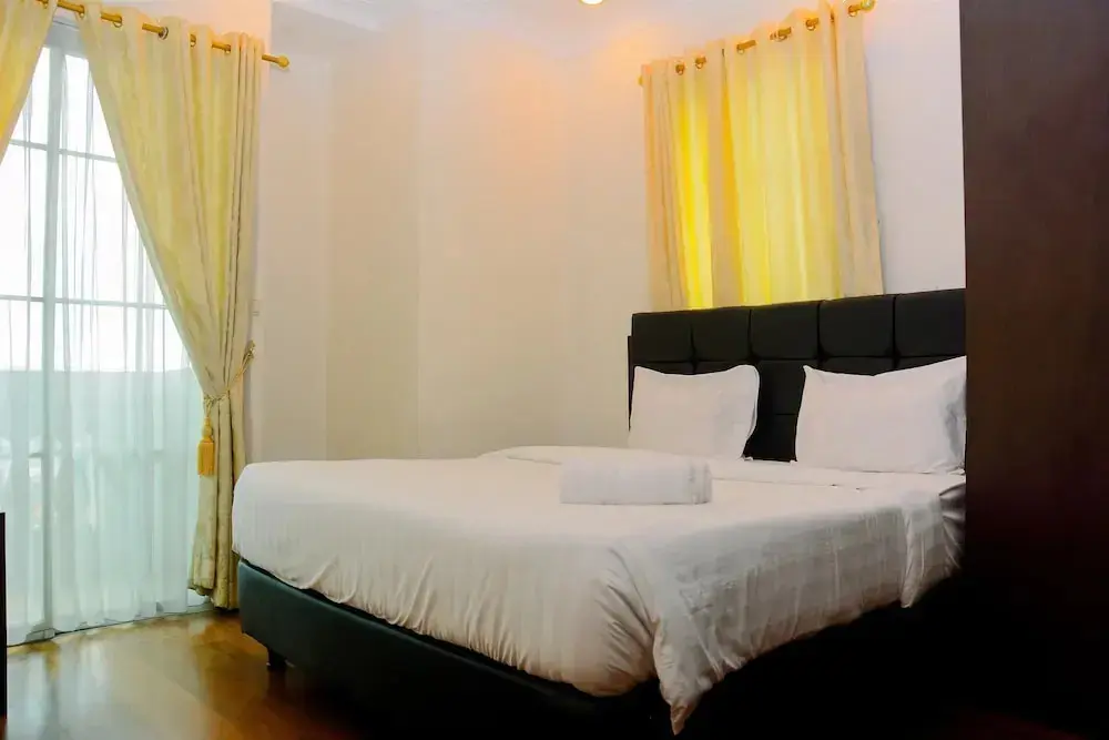 Джакарта: Modern 2BR at The Belleza Apartment