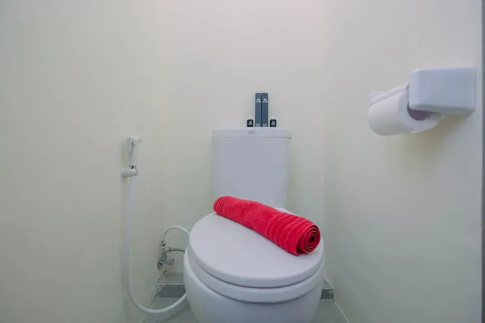 Богор: Minimalist Studio Apartment at Bogorienze Resort By Travelio