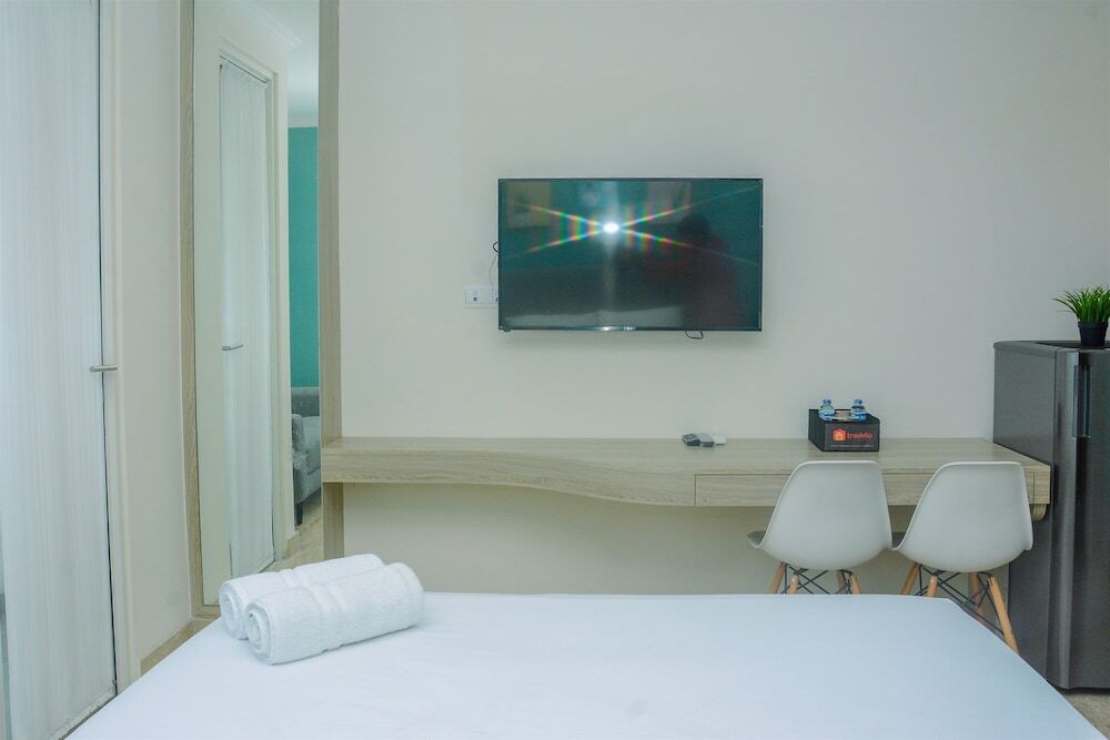 Джакарта: Fully Furnished and Comfortable Design Studio Menteng Park Apartment By Travelio