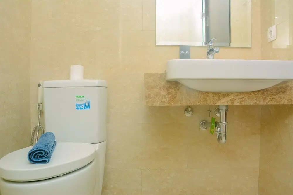 Джакарта: Fully Furnished and Comfortable Design Studio Menteng Park Apartment By Travelio