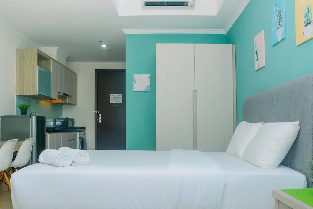 Джакарта: Fully Furnished and Comfortable Design Studio Menteng Park Apartment By Travelio
