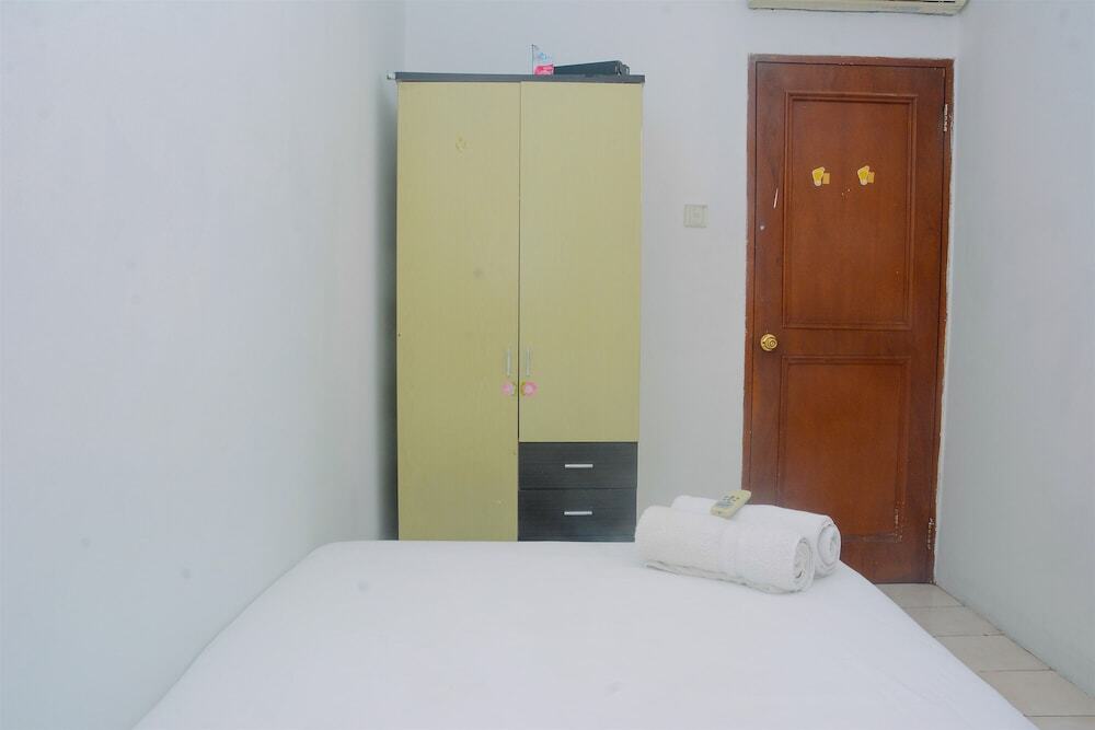 Джакарта: Comfortable 2BR Apartment at Mediterania Gajah Mada By Travelio