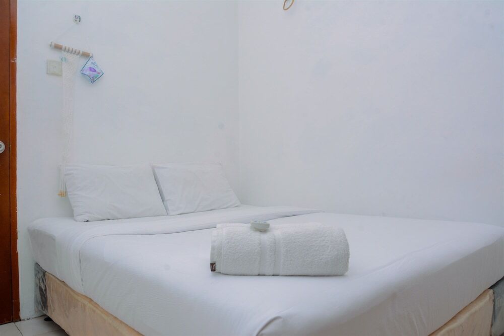 Джакарта: Comfortable 2BR Apartment at Mediterania Gajah Mada By Travelio