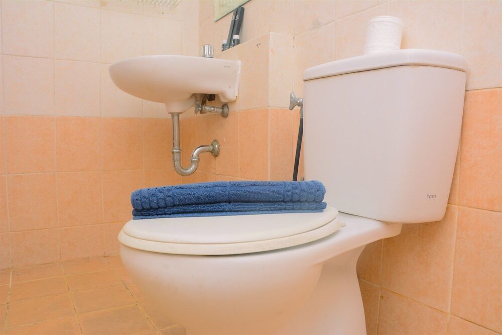Джакарта: Comfortable 2BR Apartment at Mediterania Gajah Mada By Travelio