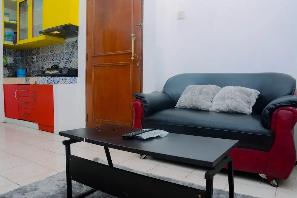 Джакарта: Comfortable 2BR Apartment at Mediterania Gajah Mada By Travelio
