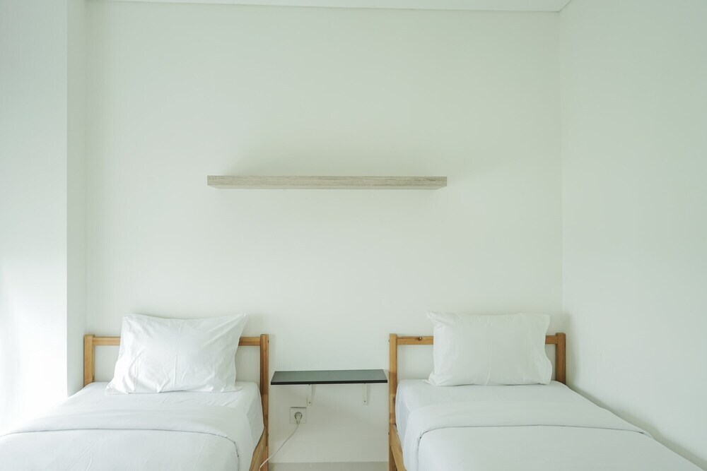 Южный Тангеранг: Chic Brooklyn Alam Sutera Studio Apartment By Travelio