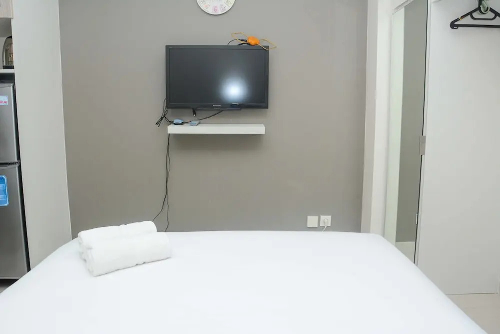 Бекаси: Premium and Comfy Studio Apartment @ Grand Kamala Lagoon By Travelio