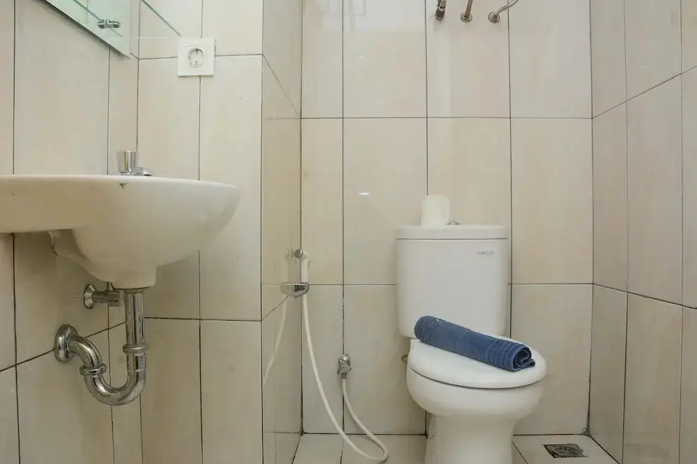 Бекаси: Premium and Comfy Studio Apartment @ Grand Kamala Lagoon By Travelio
