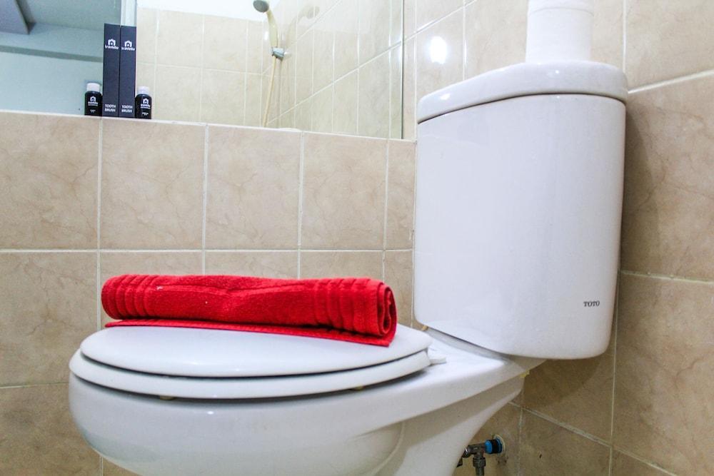 Джакарта: Posh 2BR Apartment at Green Bay Pluit By Travelio