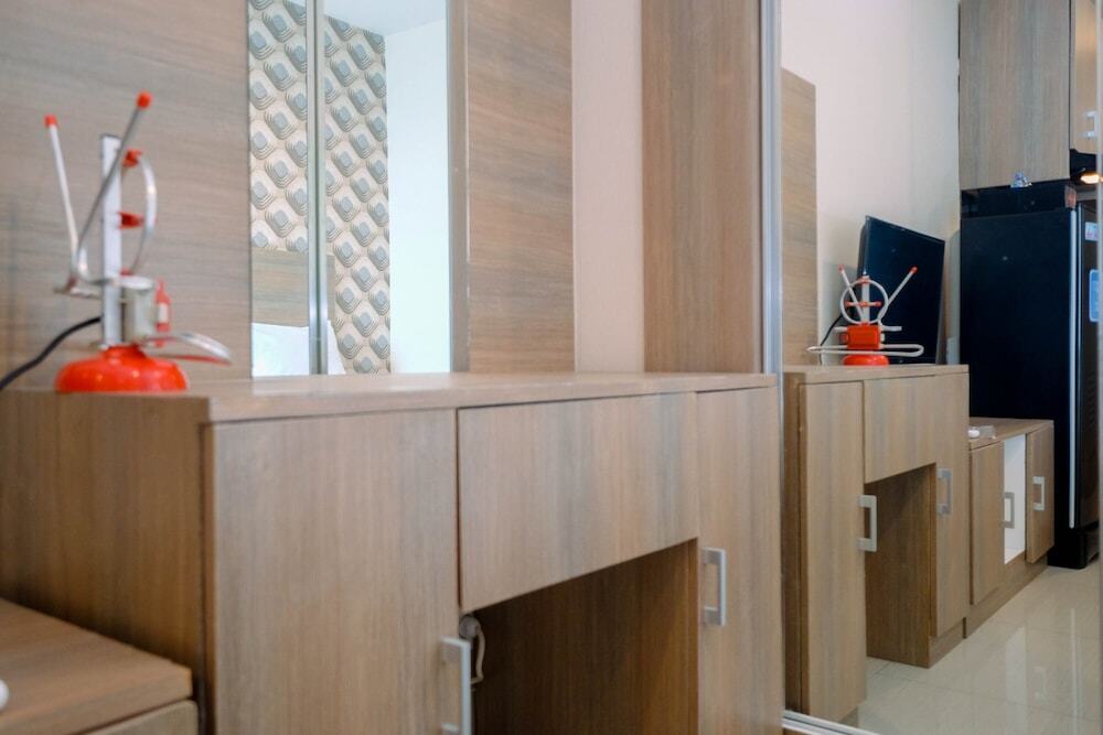 Бекаси: Modern and Posh Studio Apartment @ Grand Kamala Lagoon By Travelio