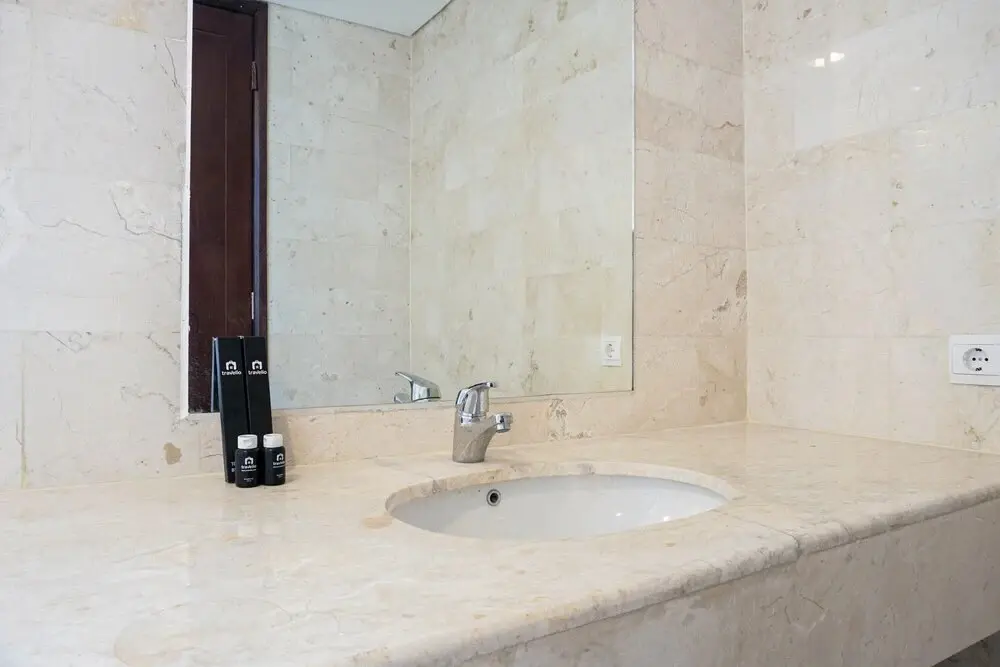 Джакарта: Cozy 2BR at Empyreal Epicentrum Apartment By Travelio