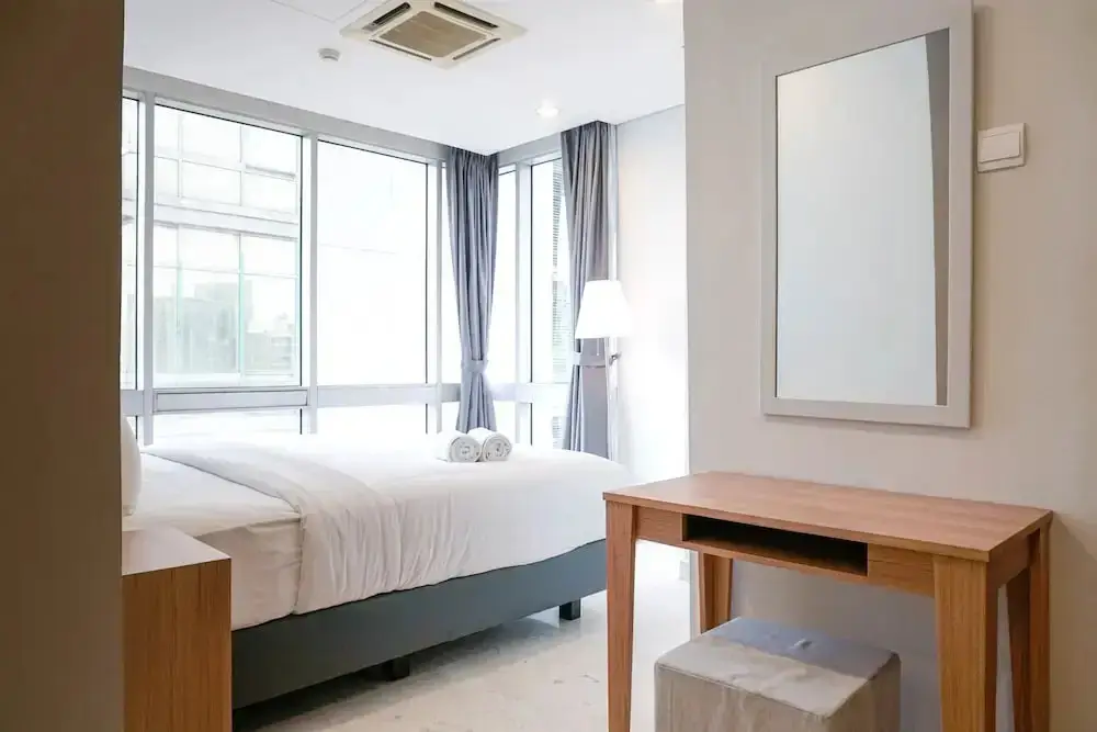 Джакарта: Cozy 2BR at Empyreal Epicentrum Apartment By Travelio
