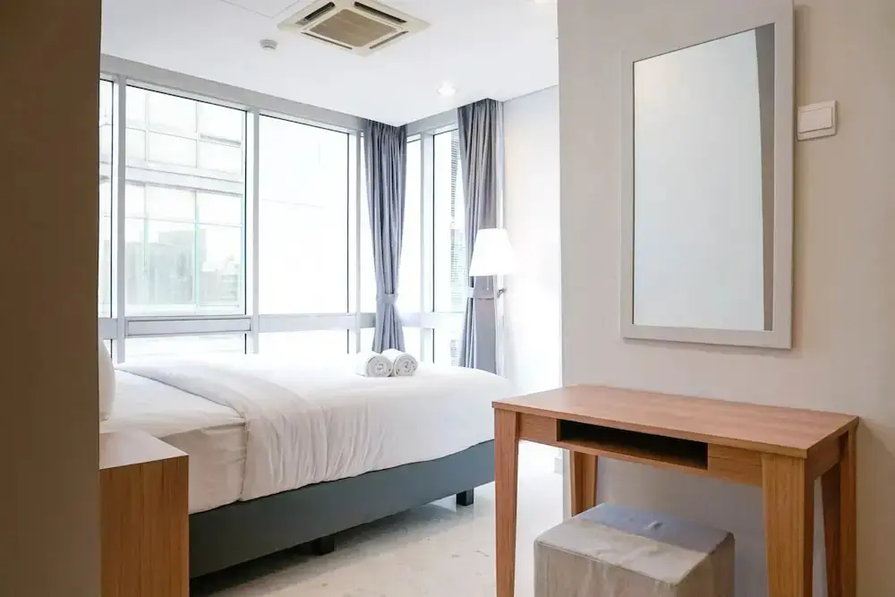Джакарта: Cozy 2BR at Empyreal Epicentrum Apartment By Travelio