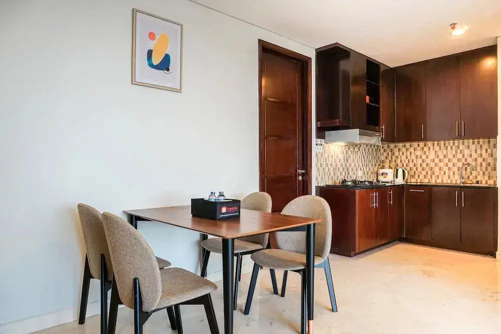 Джакарта: Cozy 2BR at Empyreal Epicentrum Apartment By Travelio
