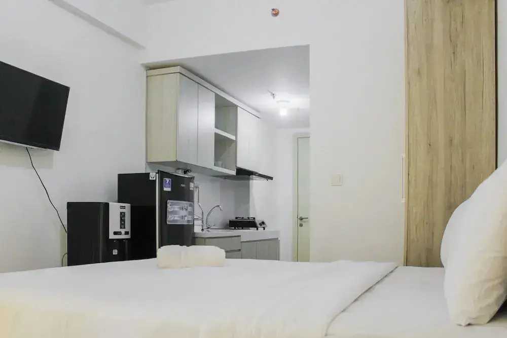 Legok: New Furnished Studio Apartment at M-Town Residence By Travelio