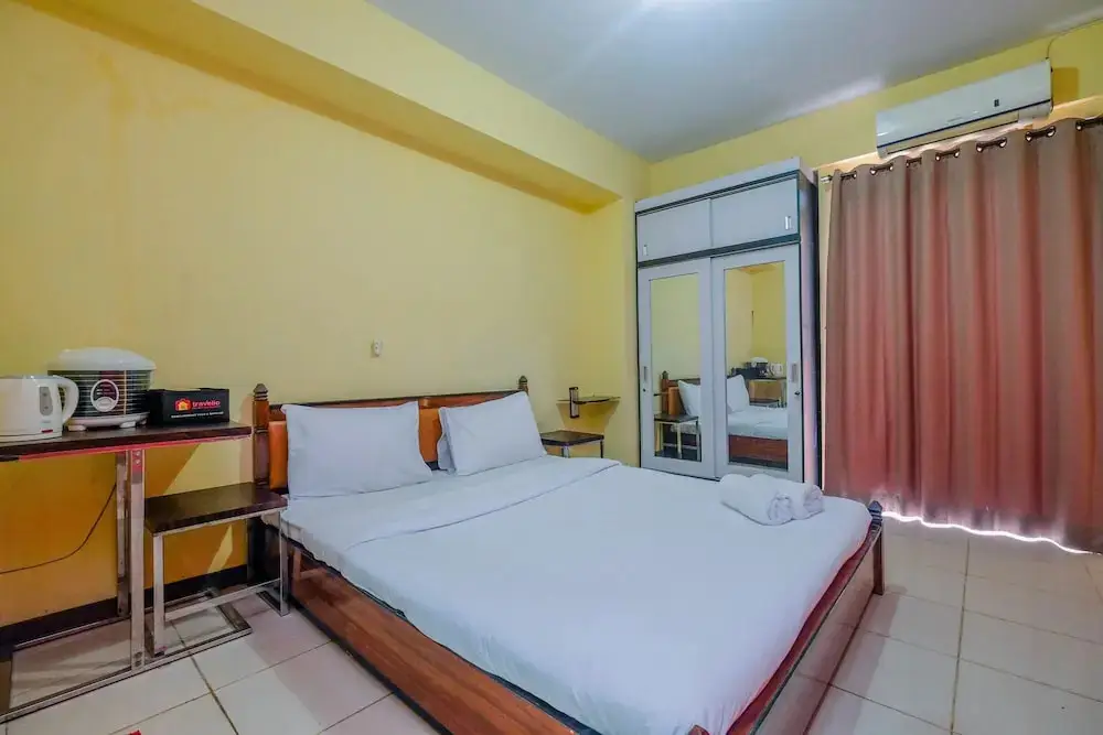 Богор: Homey Studio Apartment with Pool View at Bogor Valley By Travelio