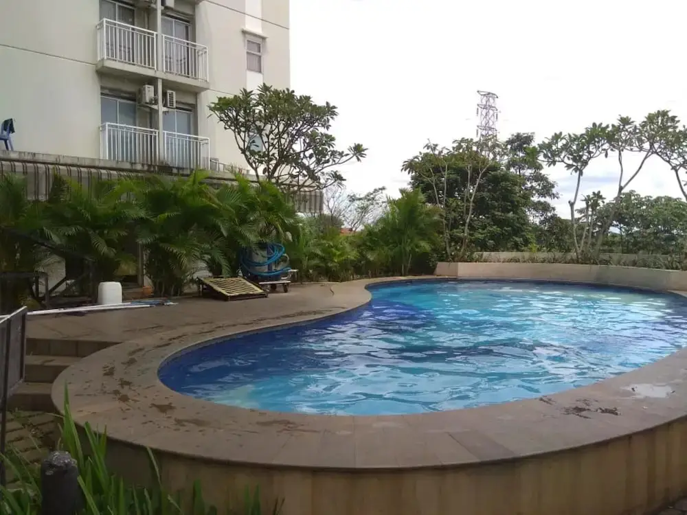 Богор: Homey Studio Apartment with Pool View at Bogor Valley By Travelio