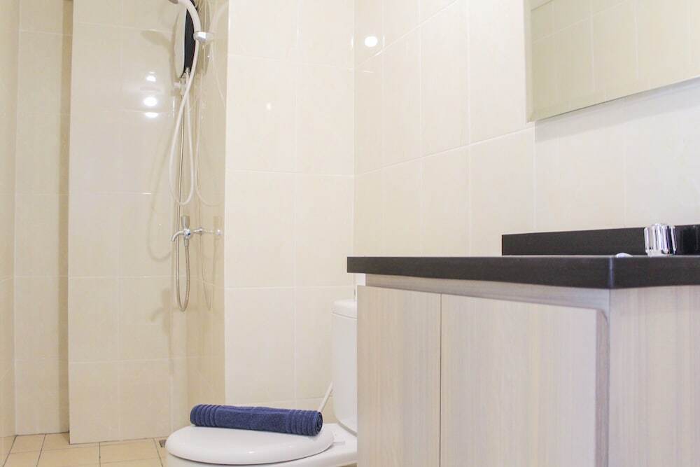 Legok: Minimalist 2BR Apartment near Mall at M-Town Residence By Travelio