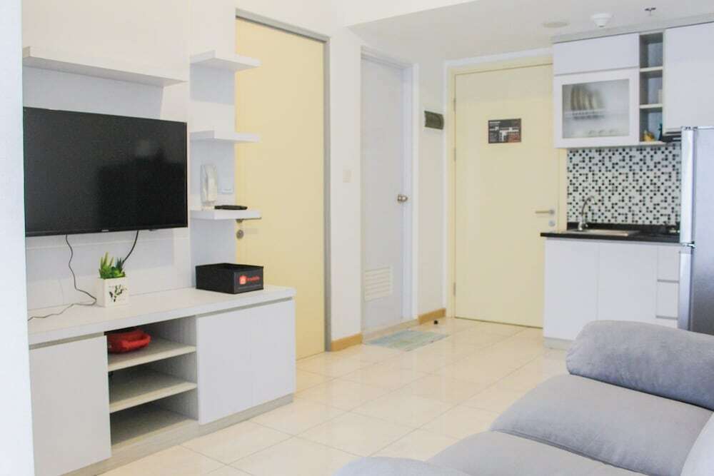 Legok: Minimalist 2BR Apartment near Mall at M-Town Residence By Travelio