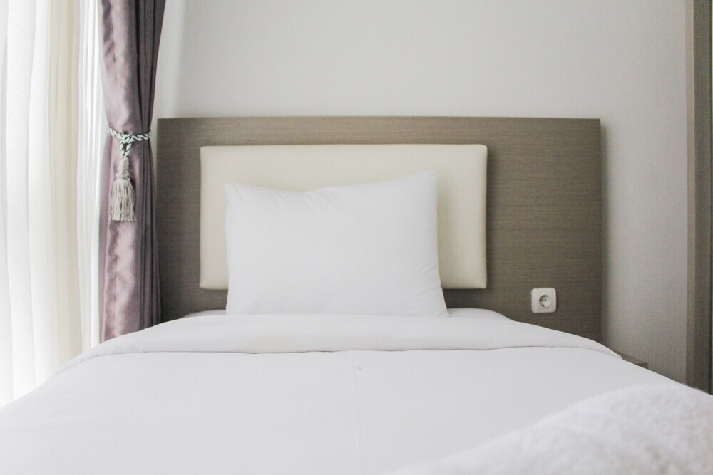 Legok: Minimalist 2BR Apartment near Mall at M-Town Residence By Travelio