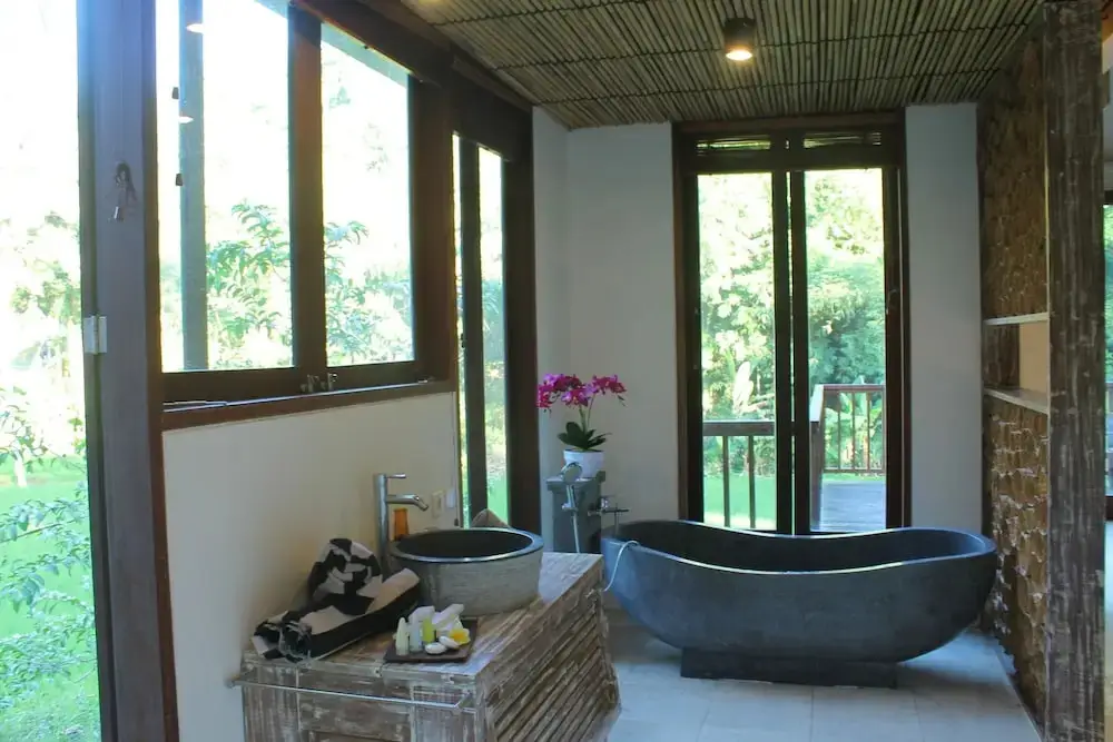 Тойа Бунгках: Tirta Loka Suite