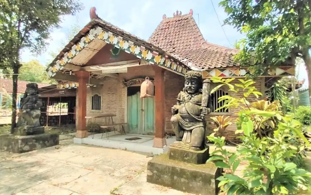 Батуретно: Pondok Krebet Syariah