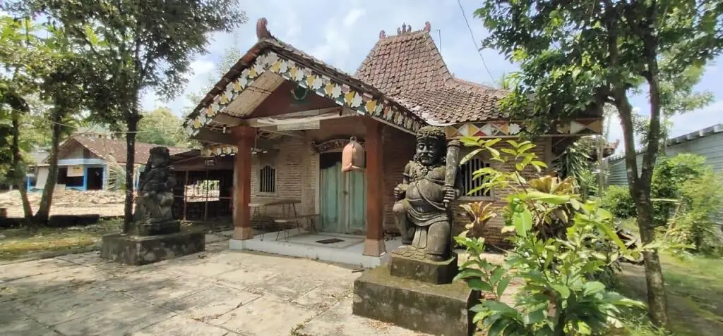 Батуретно: Pondok Krebet Syariah