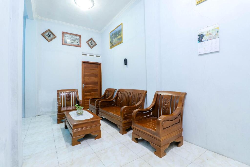Батуретно: Homestay Hasta Aji Syariah