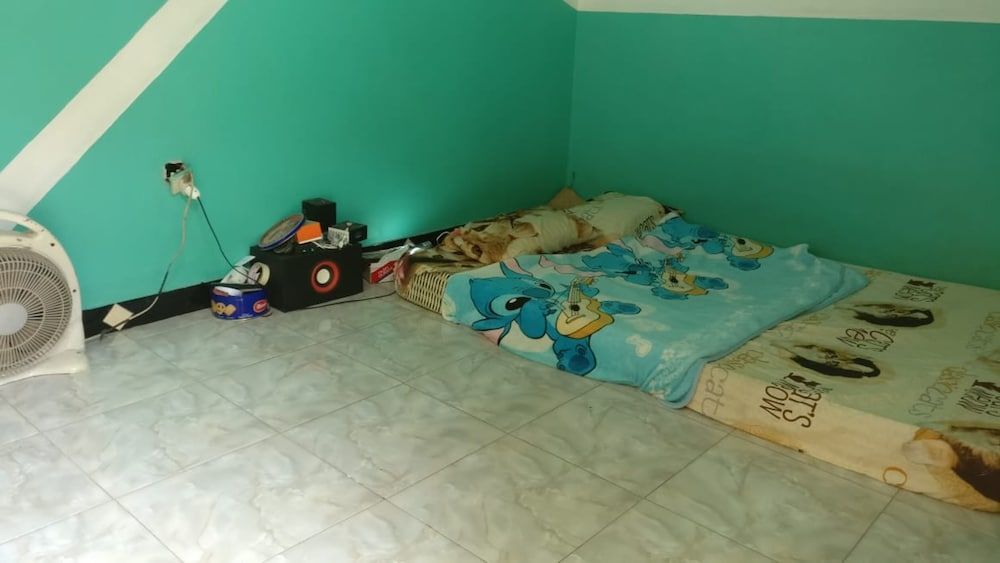 Батуретно: Homestay Miftah Syariah - Hostel