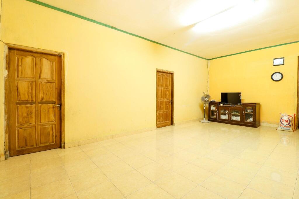 Батуретно: Homestay Azka Syariah