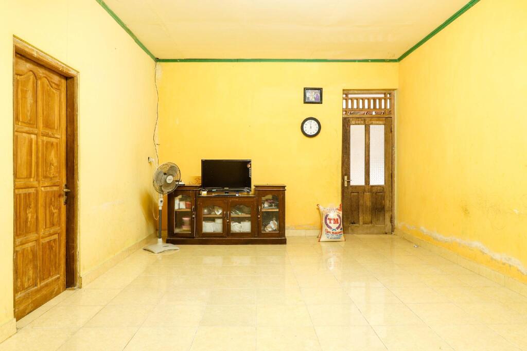 Батуретно: Homestay Azka Syariah