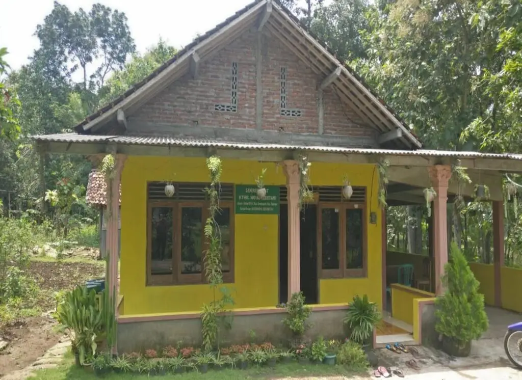 Батуретно: Argosari Homestay Syariah